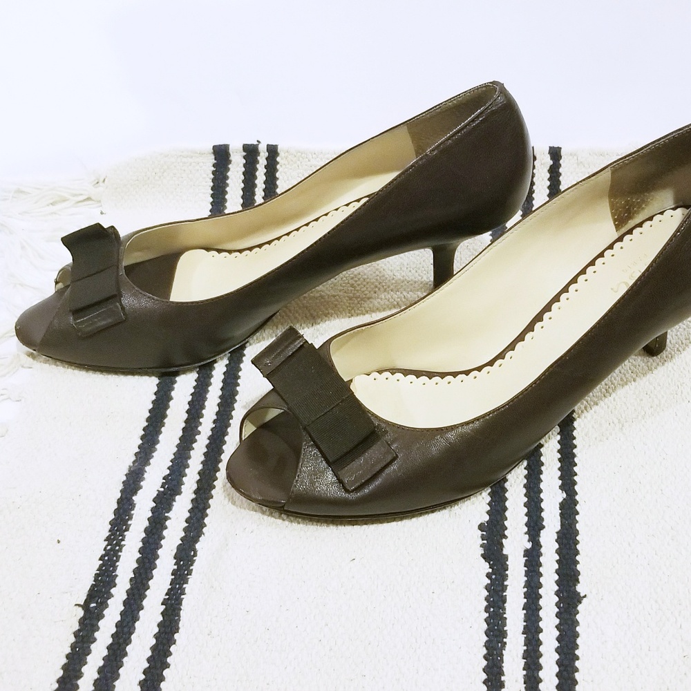 BCBG Brown Leather Pumps 1/2" Heel EXCELLENT